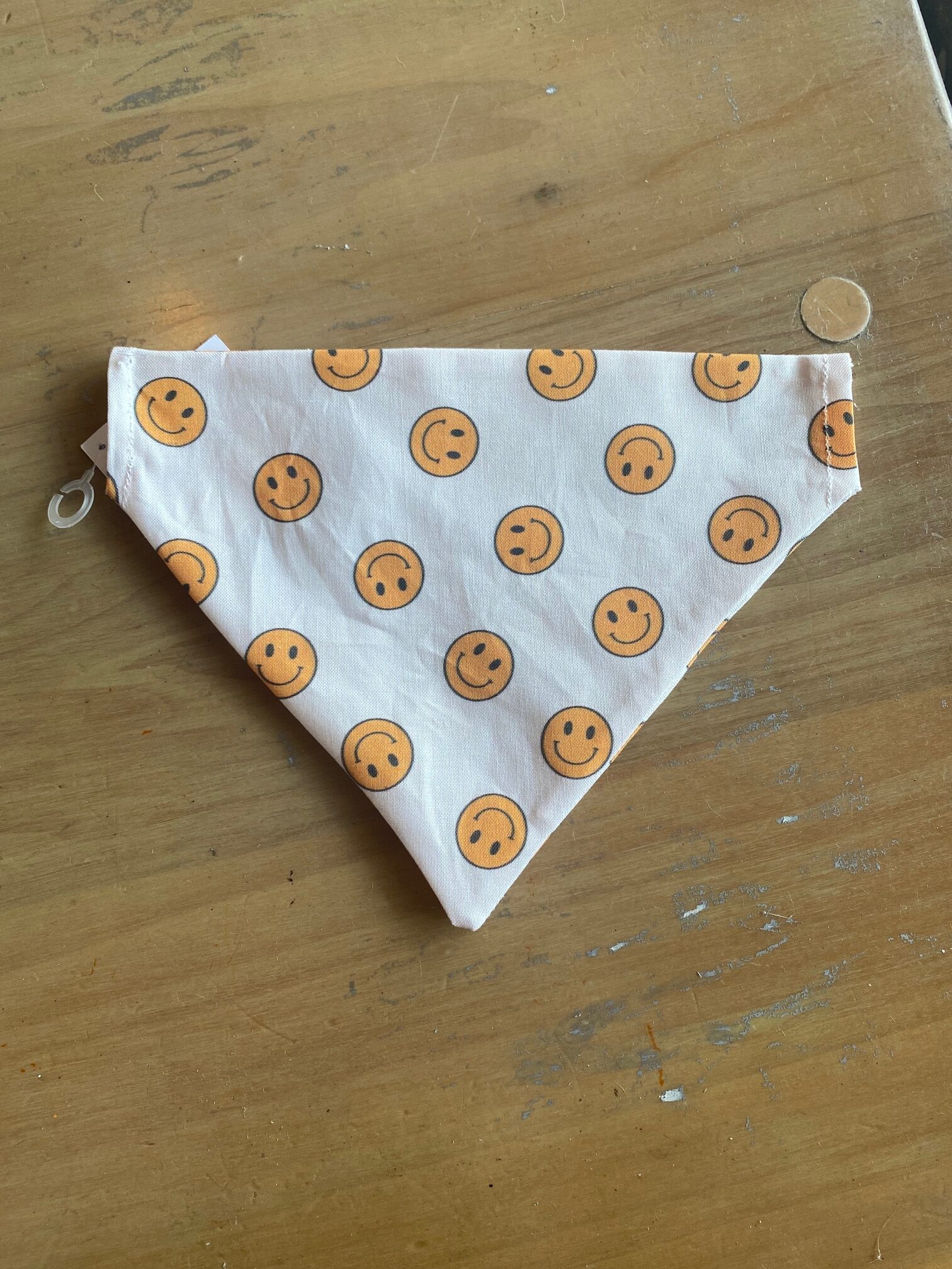 White Smiley Bandana – Posey Pup Co